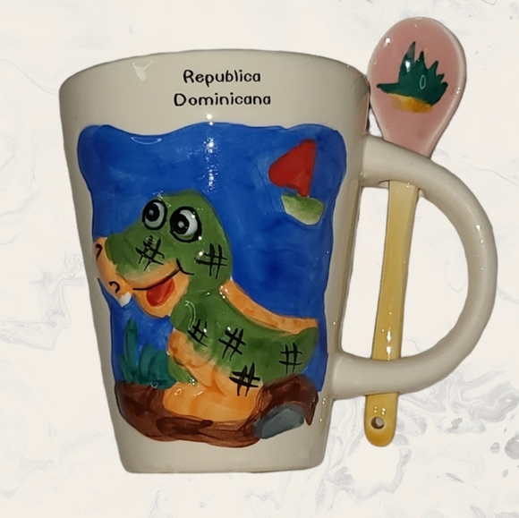 Dominican Republic Mug with Spoon Alligator - Picture 2 of 8